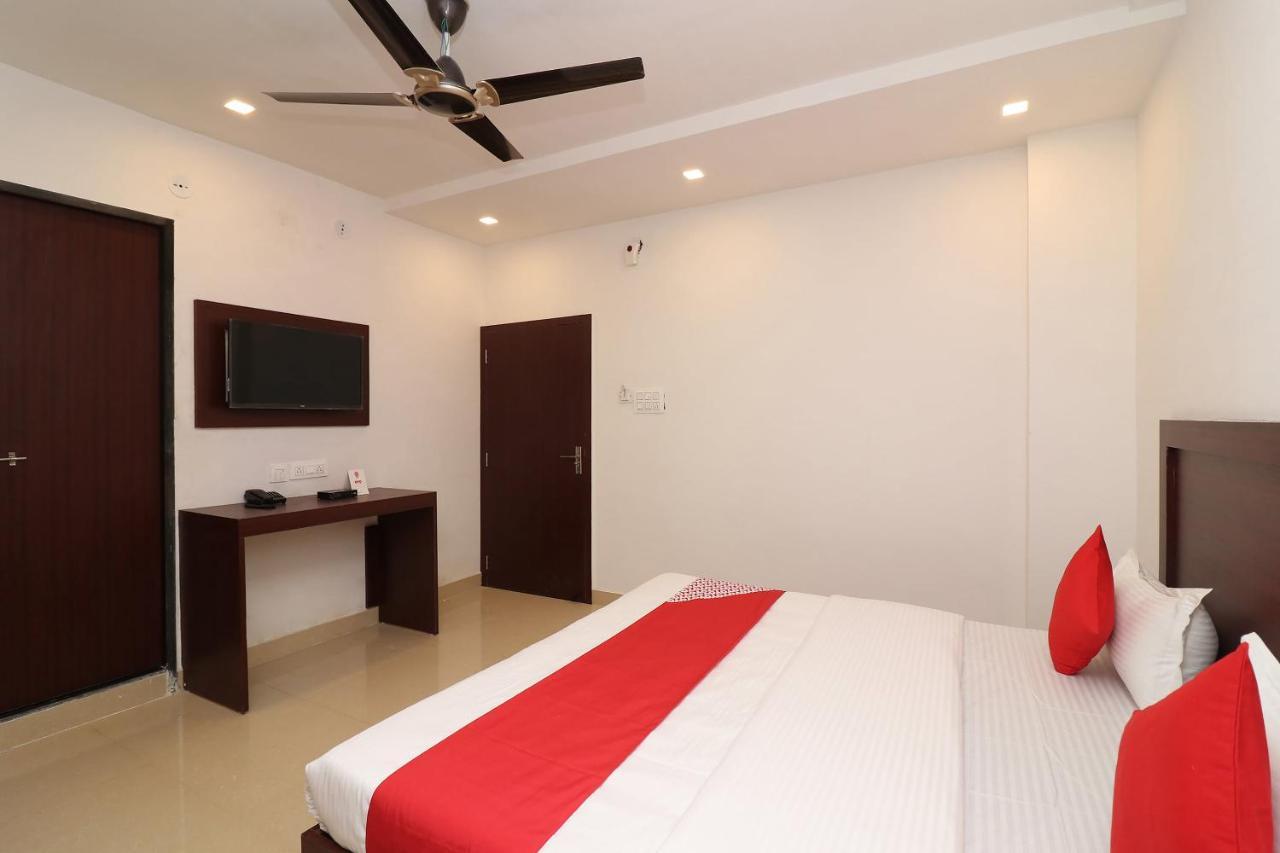 Oyo 1021 Hotel Gayatri Residency Tirath Exterior foto