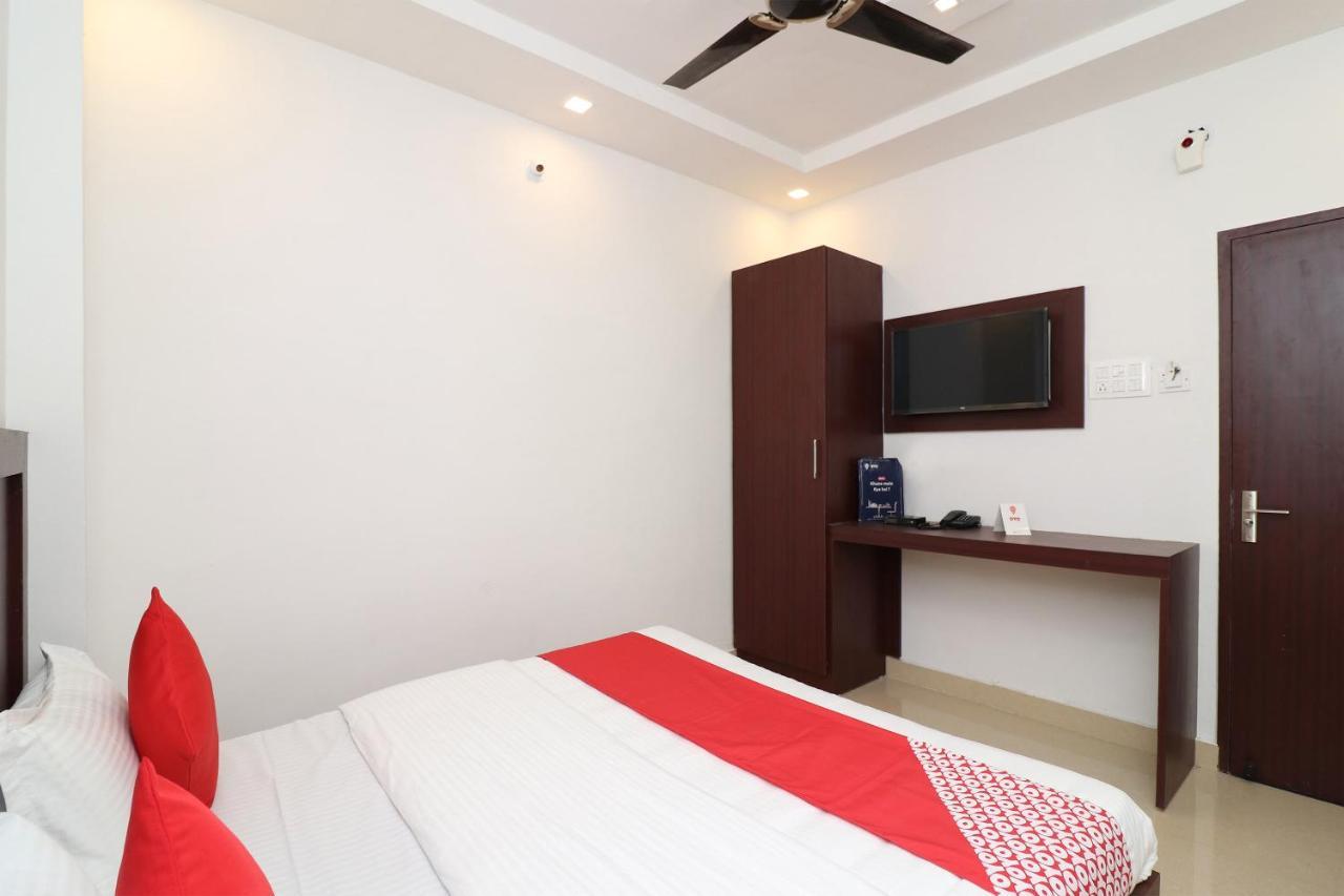 Oyo 1021 Hotel Gayatri Residency Tirath Exterior foto