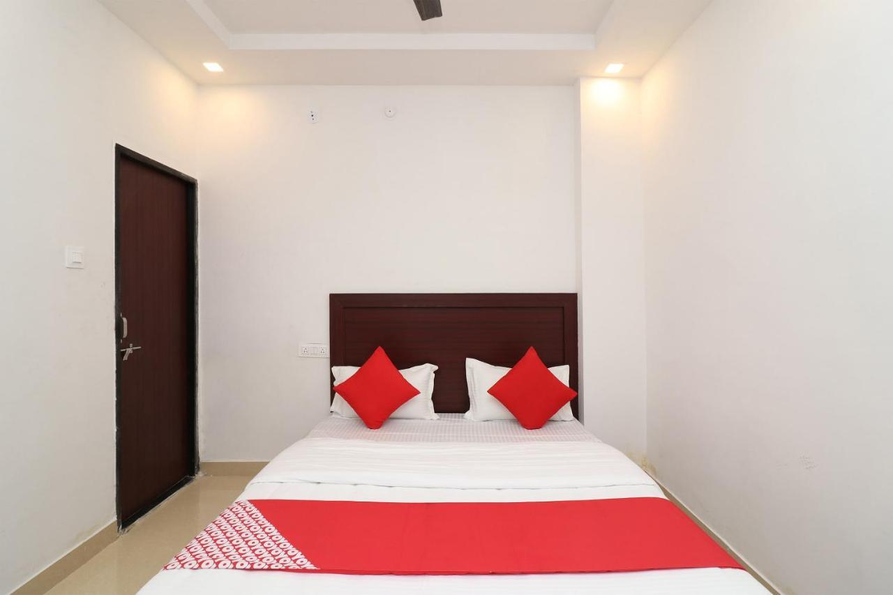 Oyo 1021 Hotel Gayatri Residency Tirath Exterior foto